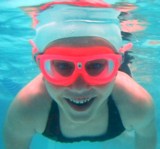 MSS - Caitling Longden swimming underwater